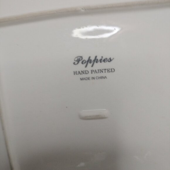 Four Poppies Scallop Square Dinner Plate 9"X9" New - Picture 4 of 6